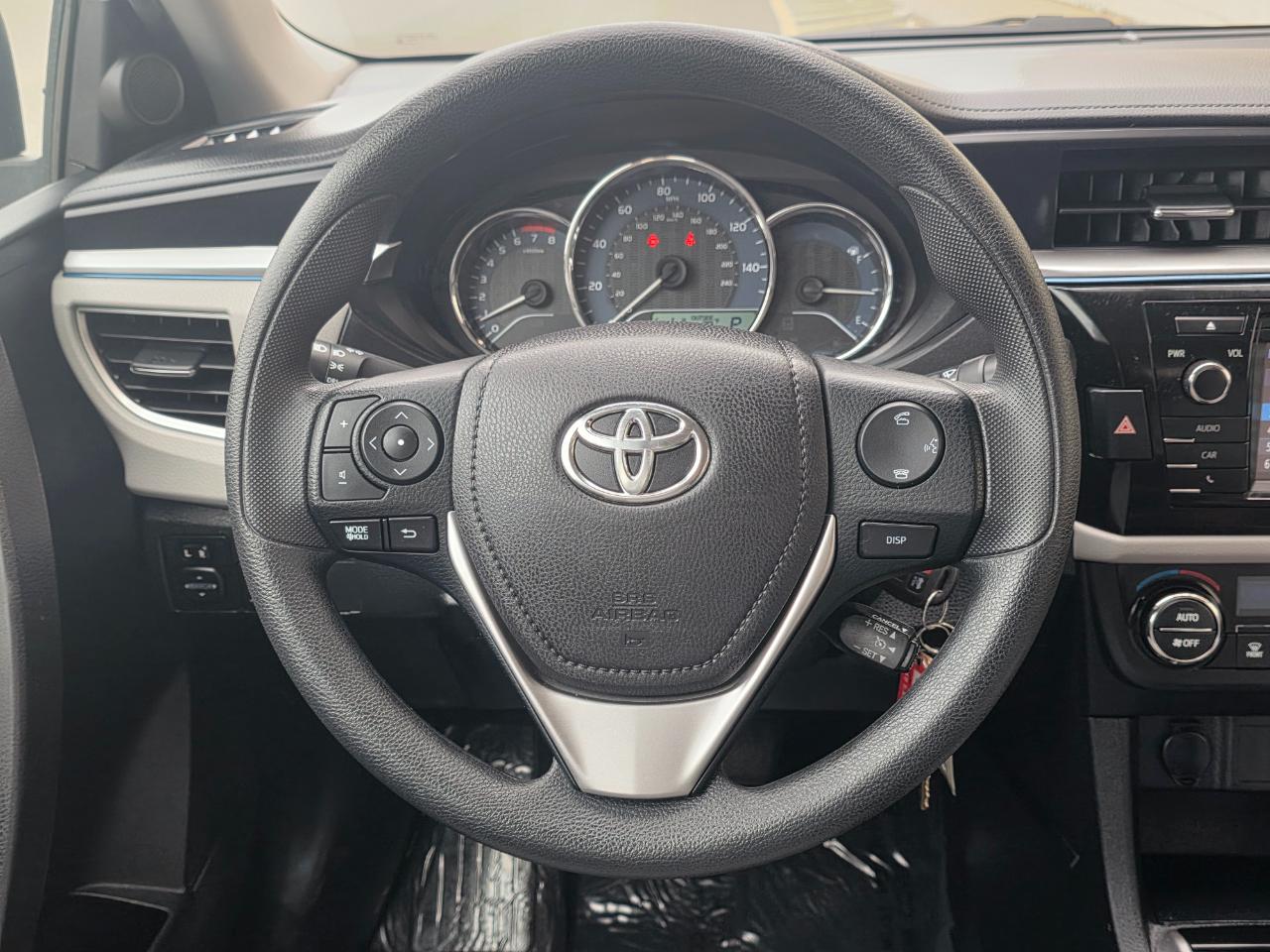 Toyota Corolla 4dr Sdn CVT LE Premium (Natl) 2015