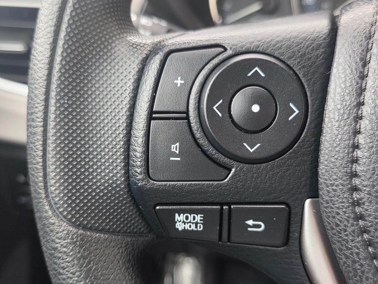 Toyota Corolla 4dr Sdn CVT LE Premium (Natl) 2015