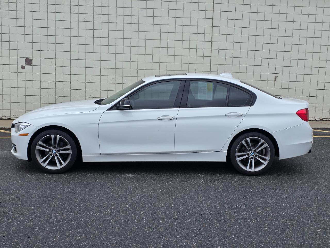 BMW 3 Series 4dr Sdn 328i xDrive AWD SULEV 2014