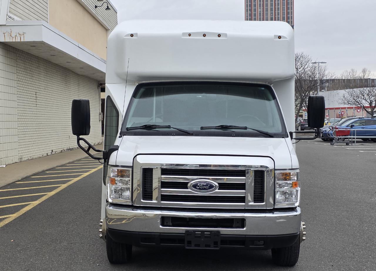 Ford E-Series Cutaway E-450 DRW 158" WB 2018