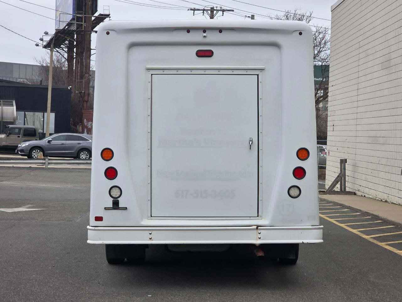 Ford E-Series Cutaway E-450 DRW 158" WB 2018