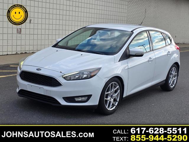 White 2015 Ford Focus SE Hatchback Hatchback Front-Wheel Drive Automatic