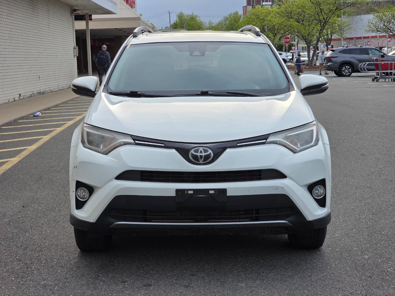 Toyota RAV4 XLE AWD (Natl) 2017