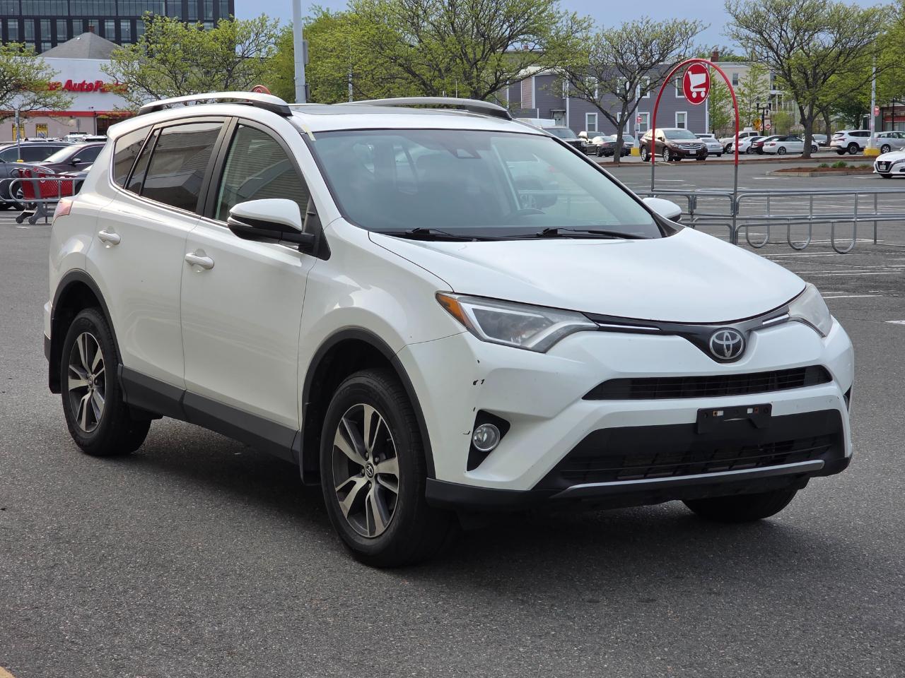 Toyota RAV4 XLE AWD (Natl) 2017