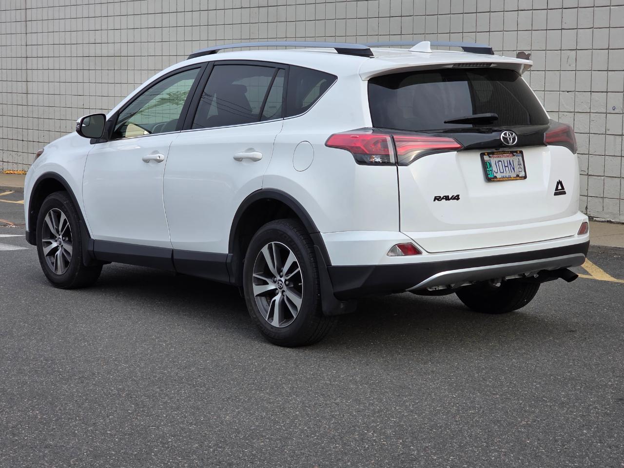 Toyota RAV4 XLE AWD (Natl) 2017