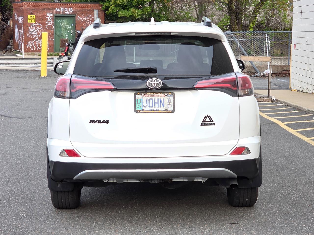 Toyota RAV4 XLE AWD (Natl) 2017