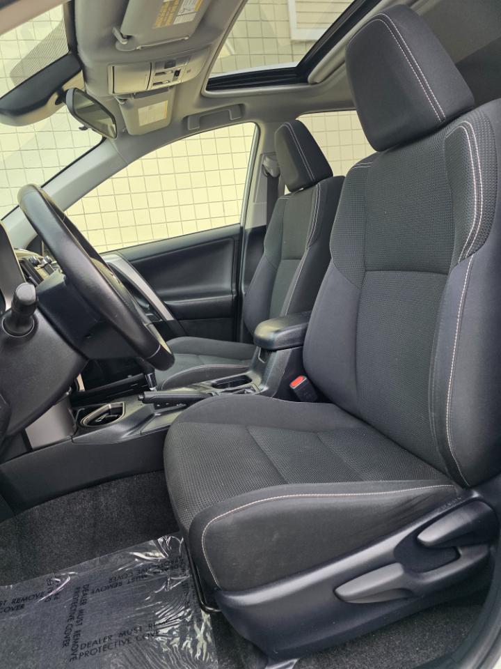 Toyota RAV4 XLE AWD (Natl) 2017