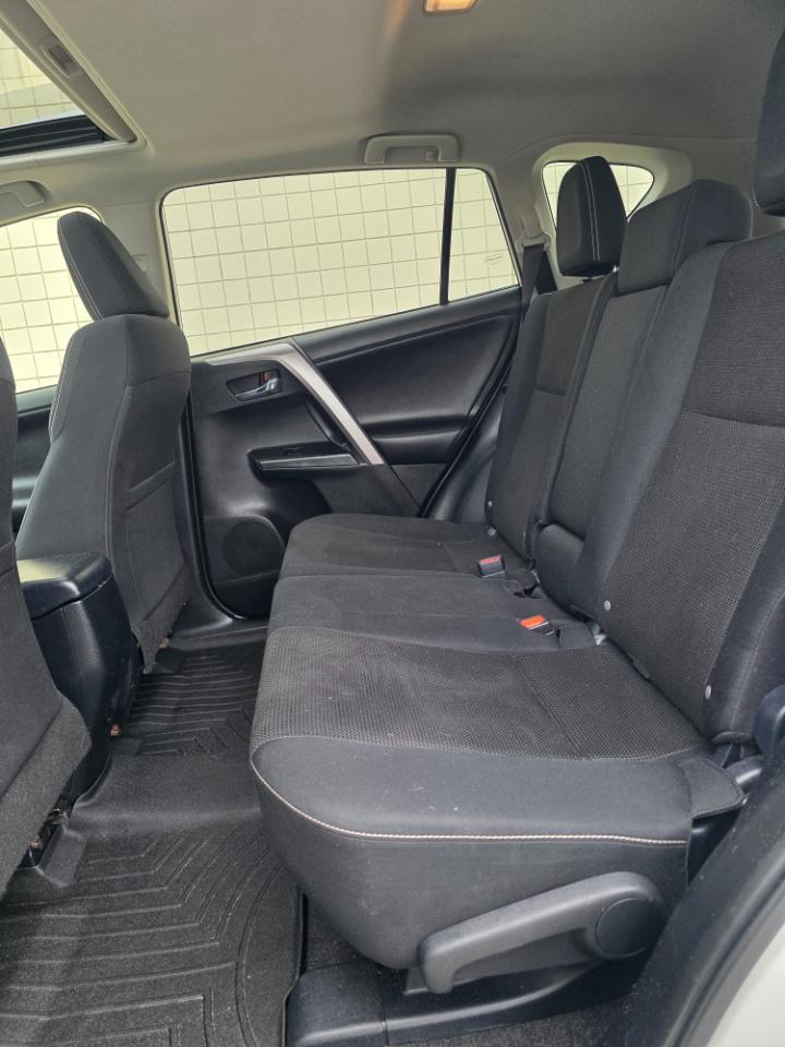 Toyota RAV4 XLE AWD (Natl) 2017