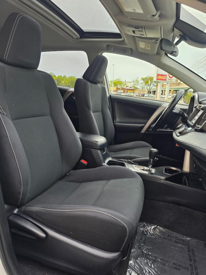 Toyota RAV4 XLE AWD (Natl) 2017