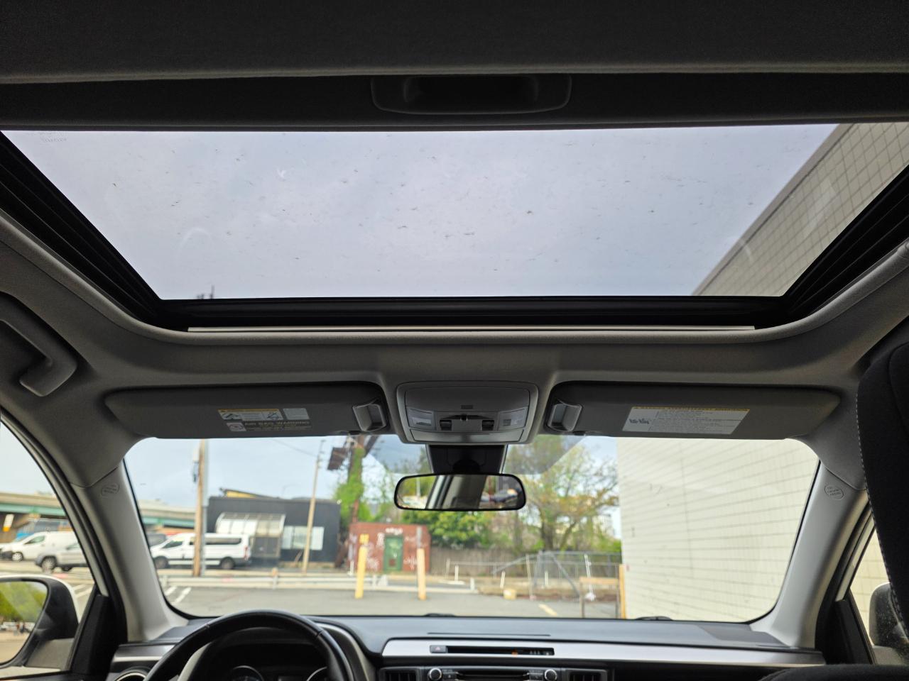Toyota RAV4 XLE AWD (Natl) 2017