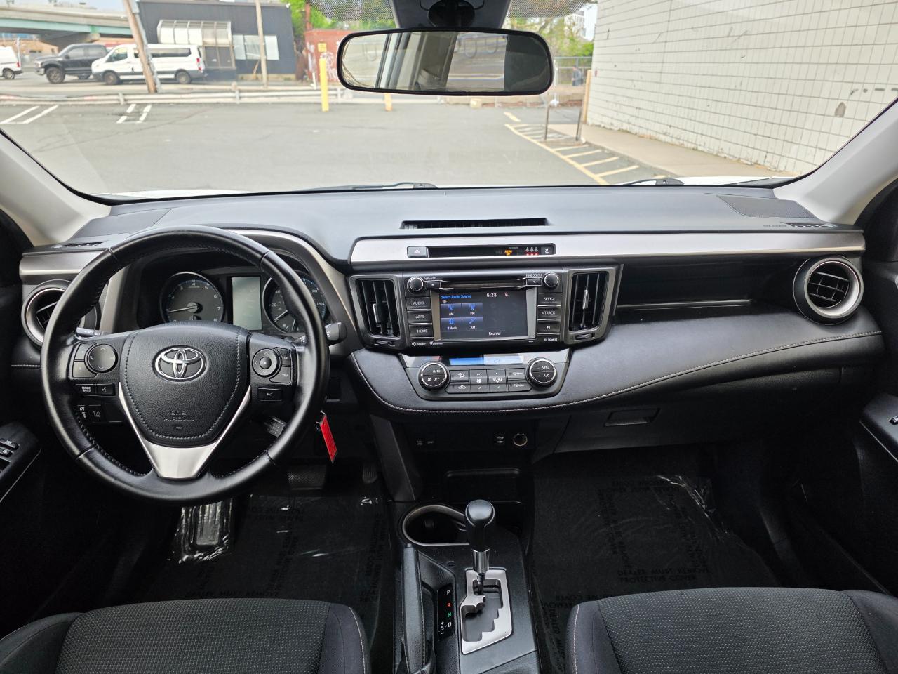 Toyota RAV4 XLE AWD (Natl) 2017