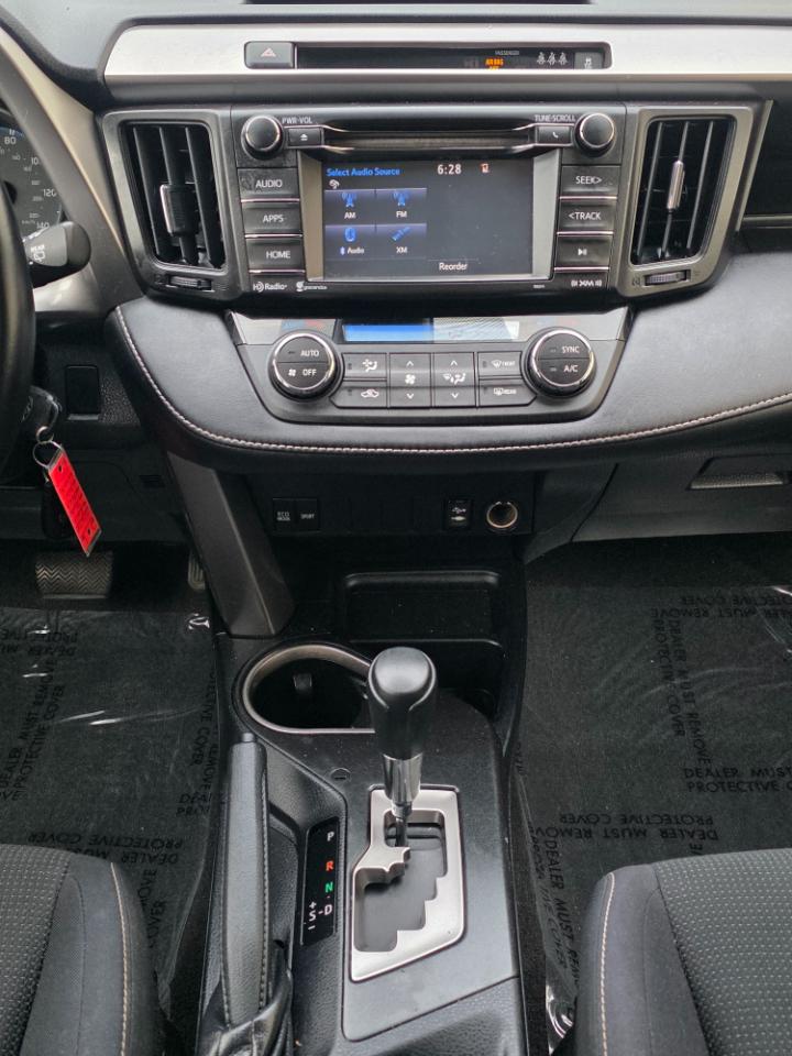 Toyota RAV4 XLE AWD (Natl) 2017