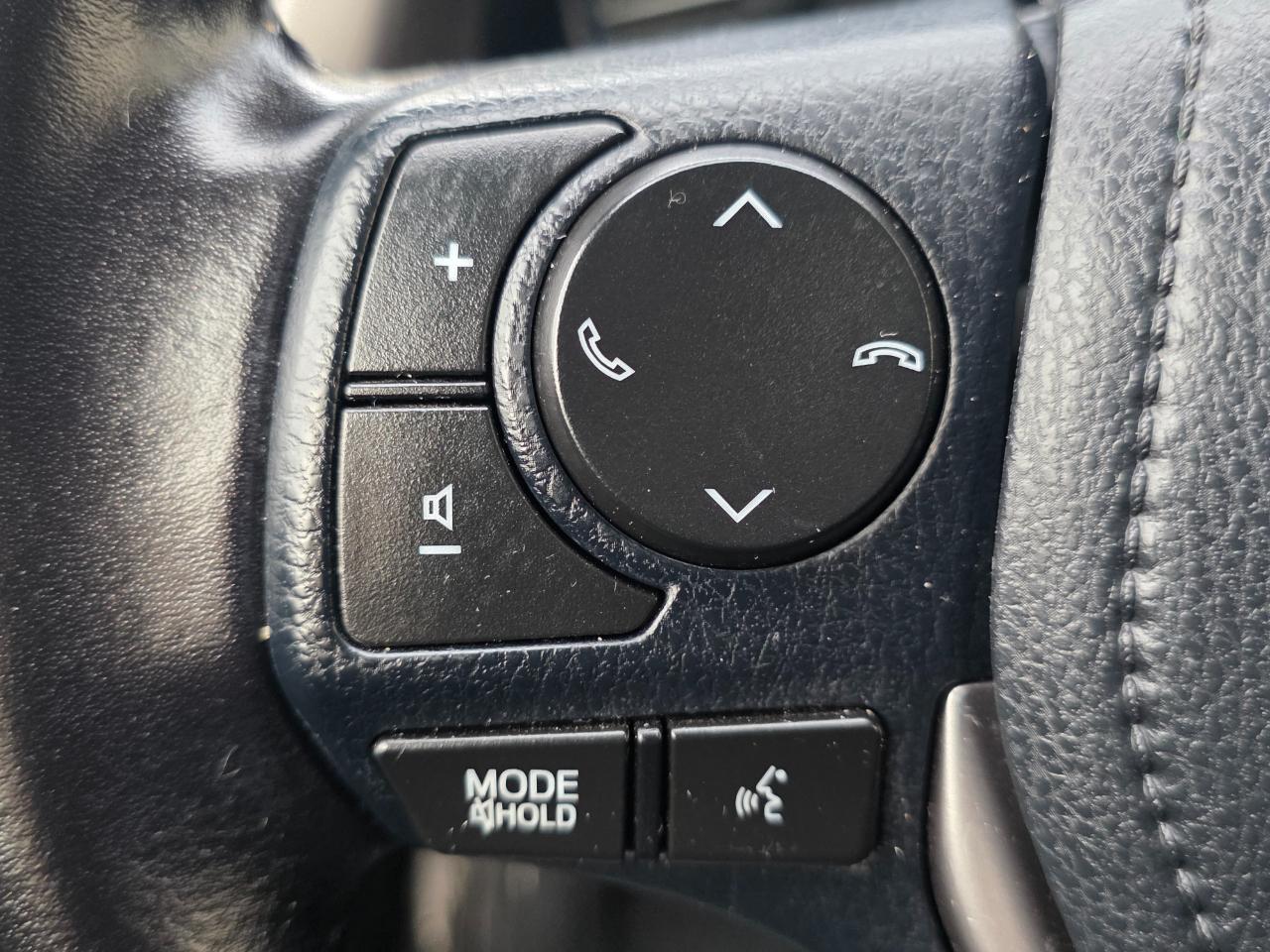Toyota RAV4 XLE AWD (Natl) 2017