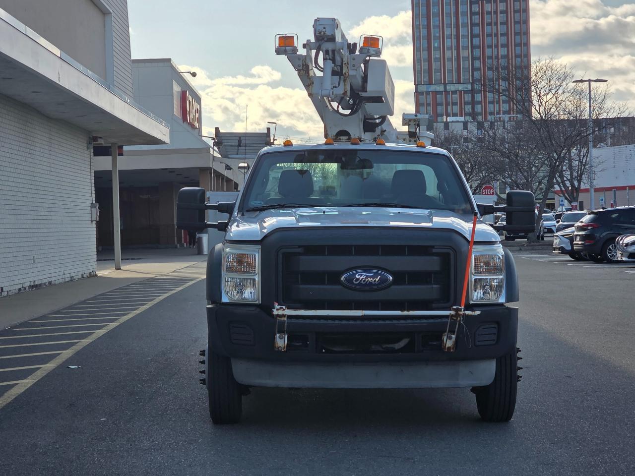 Ford Super Duty F-450 DRW 2WD Reg Cab 141" WB 60" CA XLT 2013