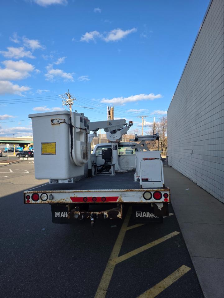 Ford Super Duty F-450 DRW 2WD Reg Cab 141" WB 60" CA XLT 2013