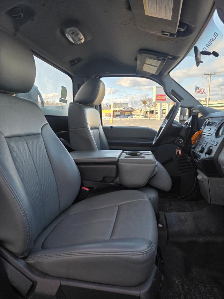 Ford Super Duty F-450 DRW 2WD Reg Cab 141" WB 60" CA XLT 2013