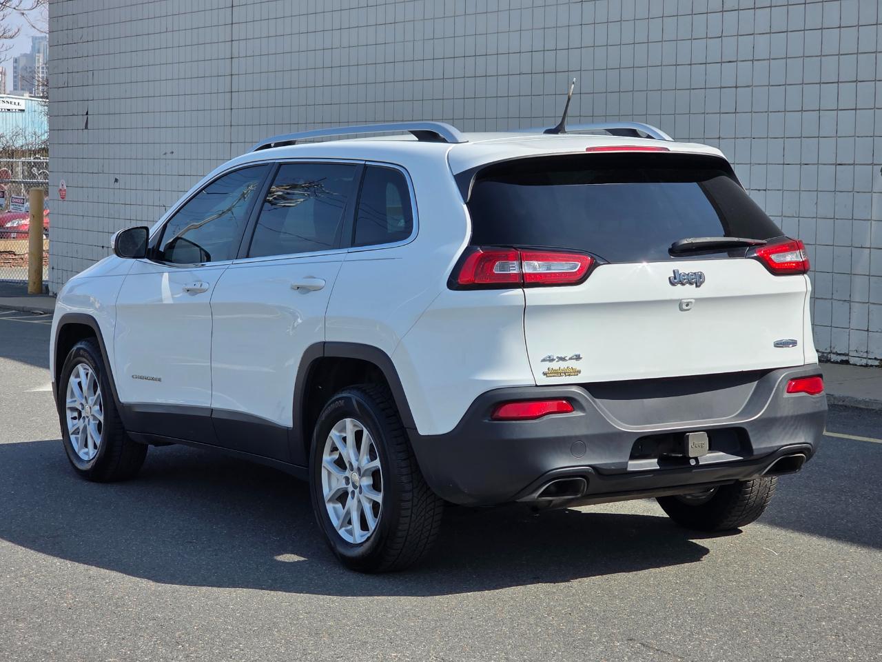 Jeep Cherokee 4WD 4dr Latitude 2015