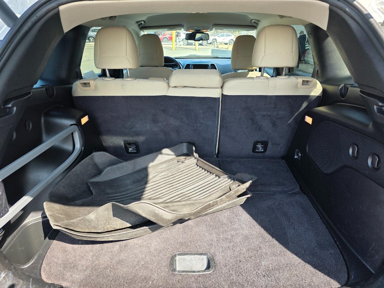 Jeep Cherokee 4WD 4dr Latitude 2015
