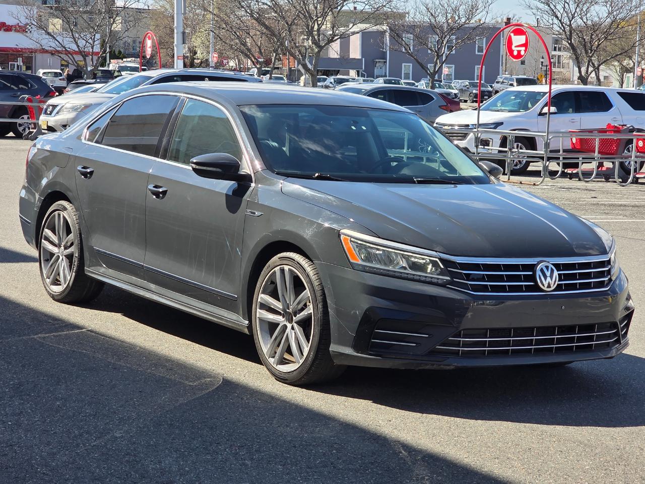 Volkswagen Passat R-Line w/Comfort Pkg Auto 2017