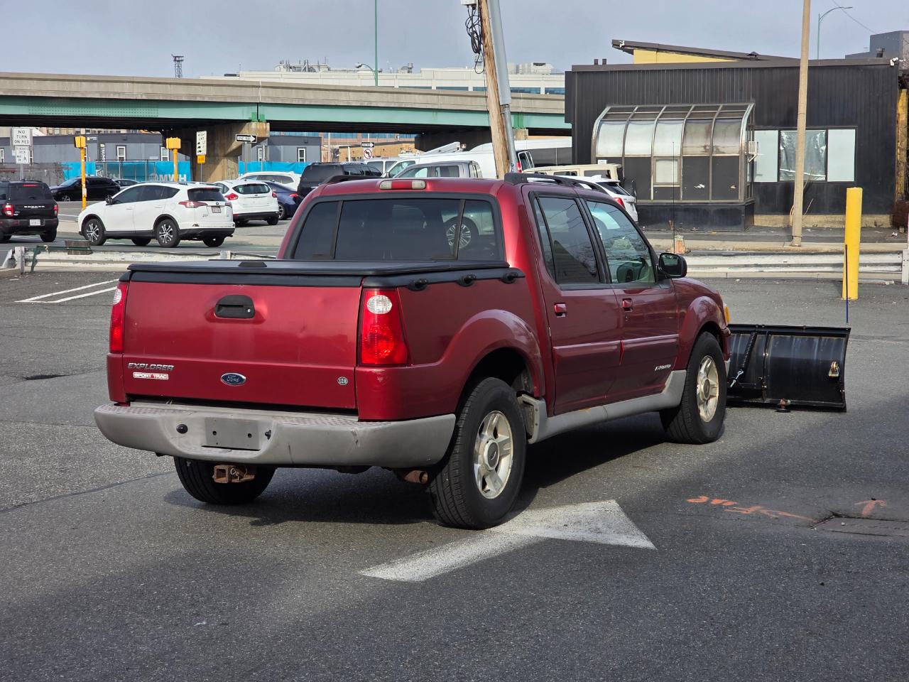Ford Explorer Sport Trac 4dr 126" WB 4WD 2001