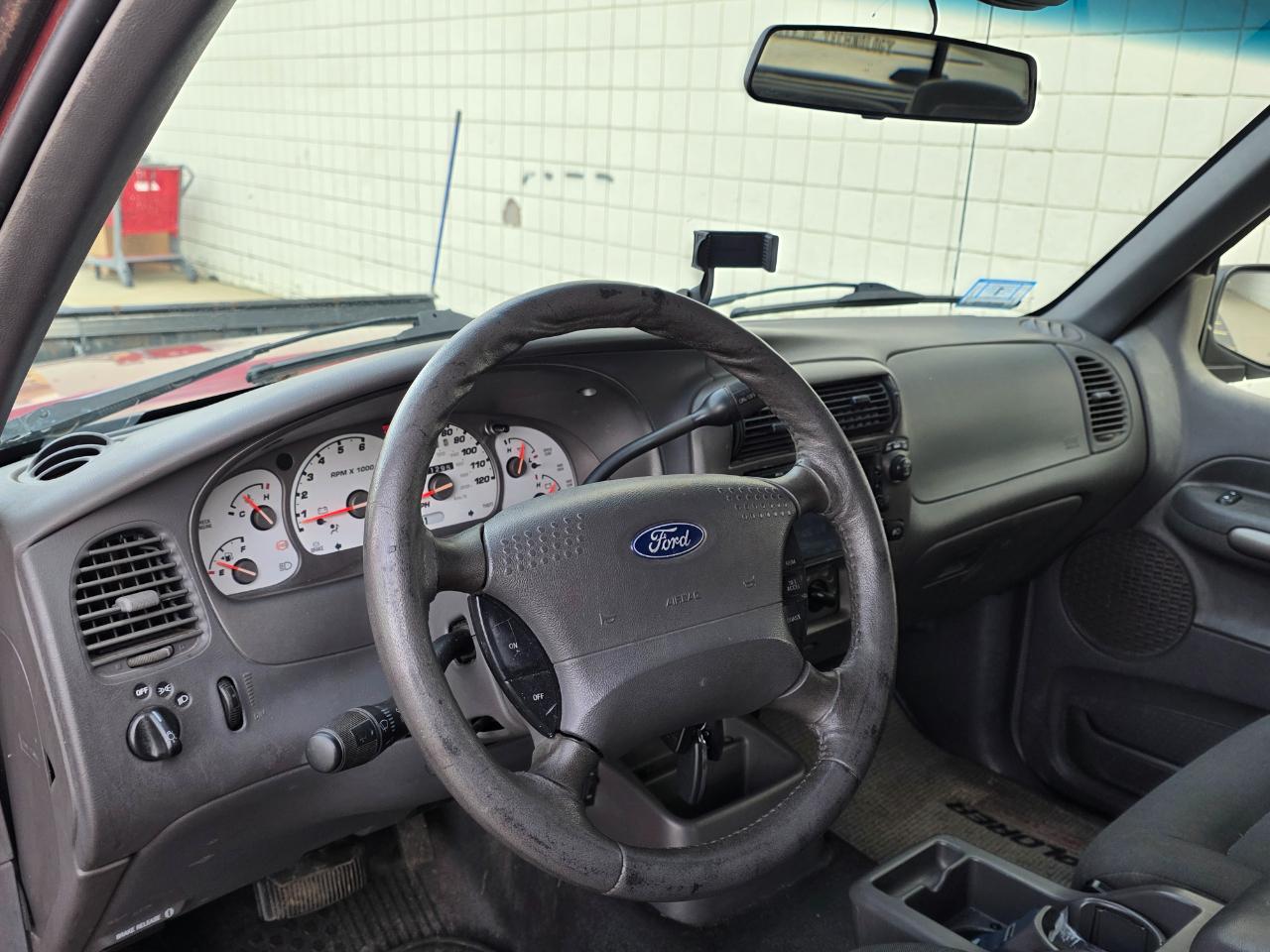 Ford Explorer Sport Trac 4dr 126" WB 4WD 2001