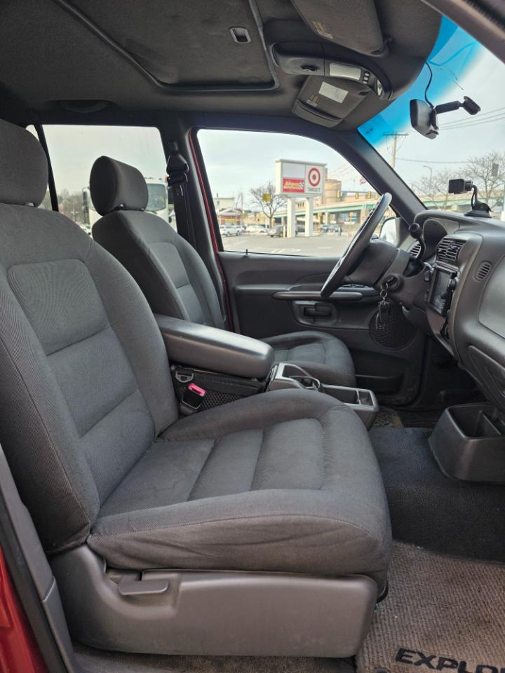 Ford Explorer Sport Trac 4dr 126" WB 4WD 2001
