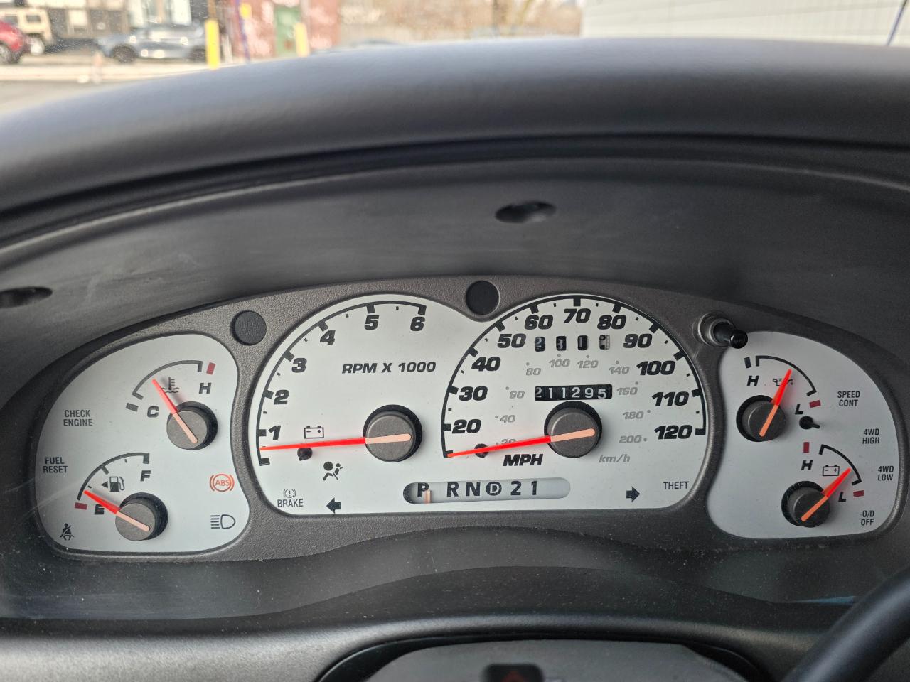 Ford Explorer Sport Trac 4dr 126" WB 4WD 2001