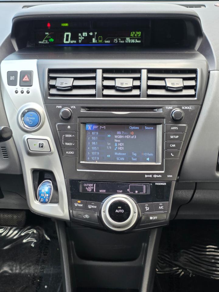 Toyota Prius V 5dr Wgn Three (Natl) 2014