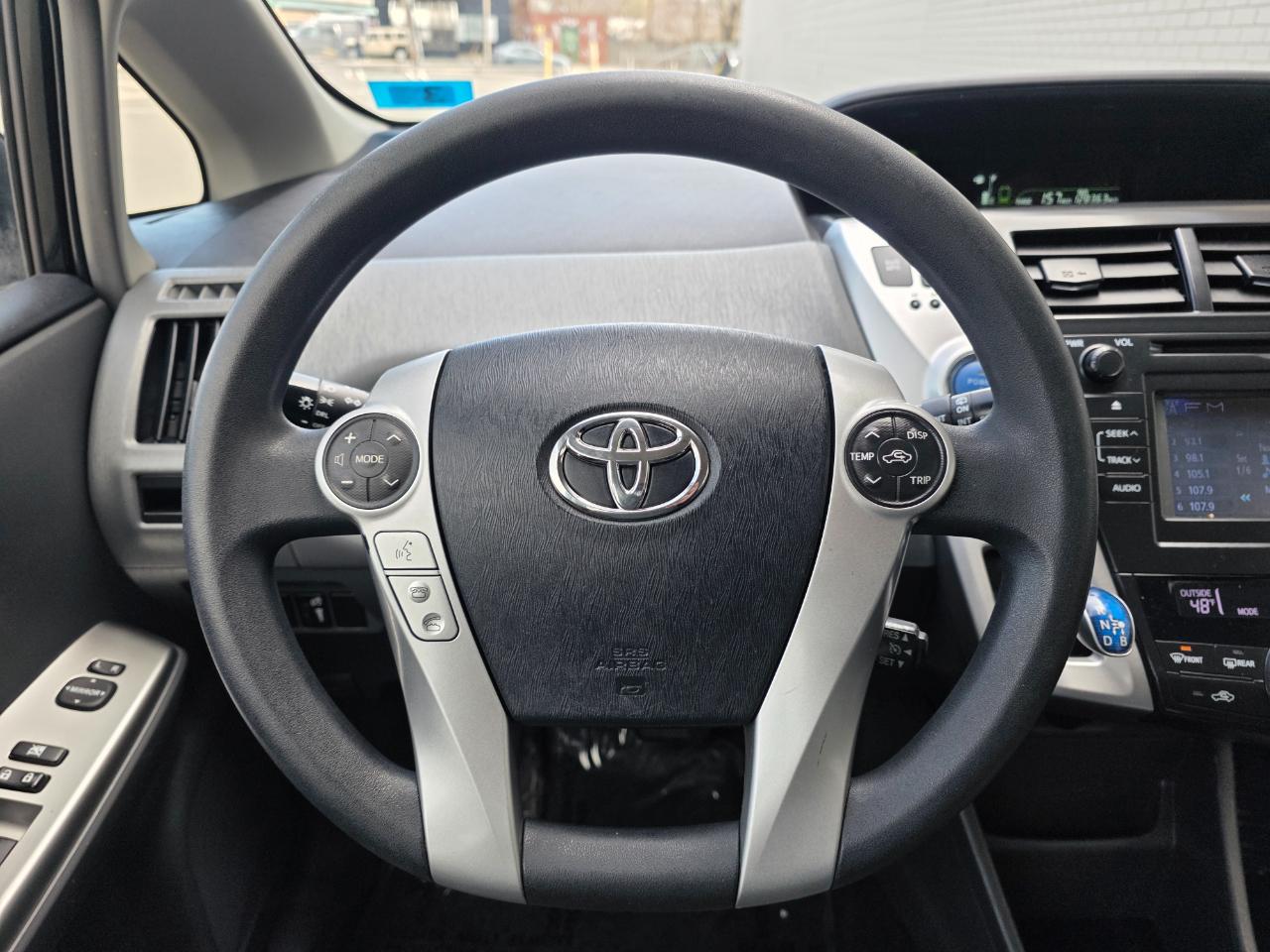 Toyota Prius V 5dr Wgn Three (Natl) 2014