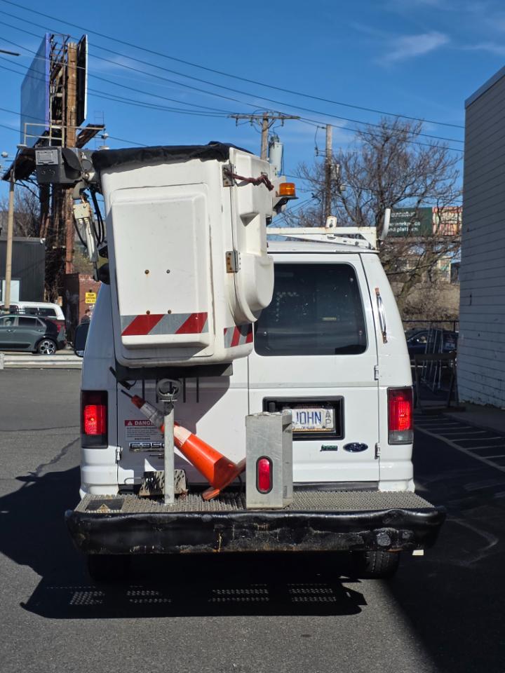 Ford Econoline Cargo Van E-350 Super Duty Commercial 2012