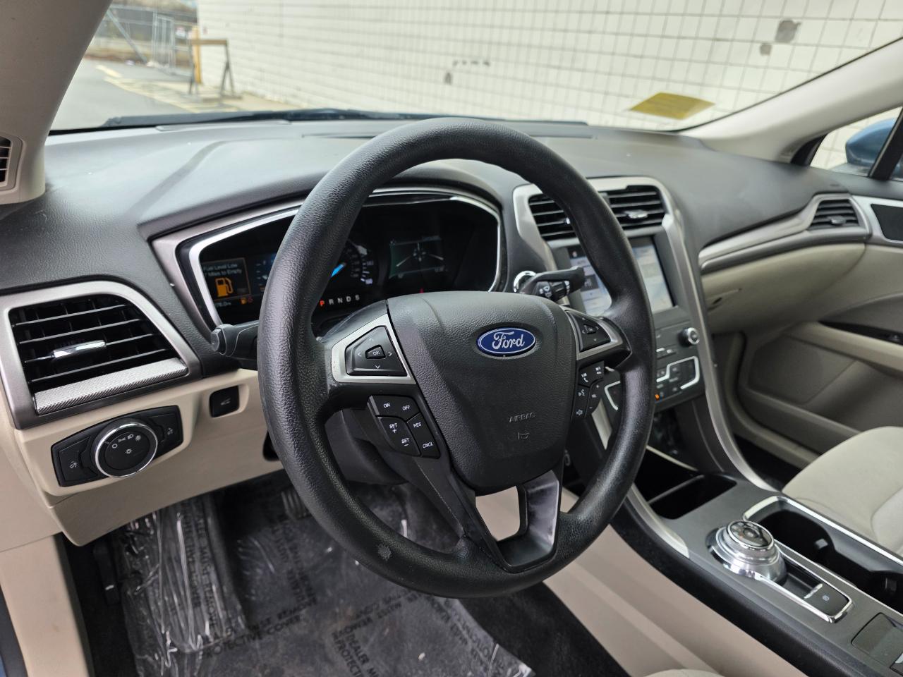 Ford Fusion SE FWD 2019