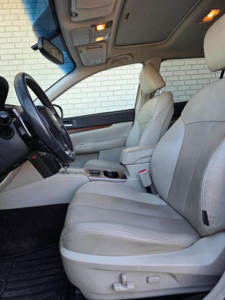 Subaru Outback 4dr Wgn H4 Auto 2.5i Limited 2014