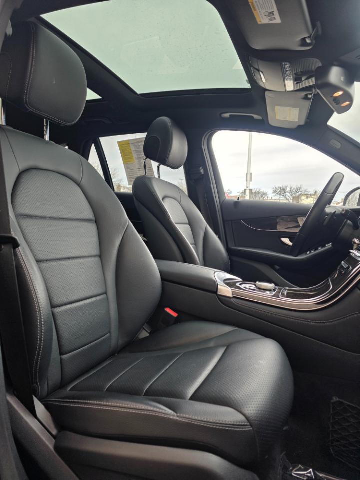 Mercedes-Benz GLC GLC 300 4MATIC SUV 2017