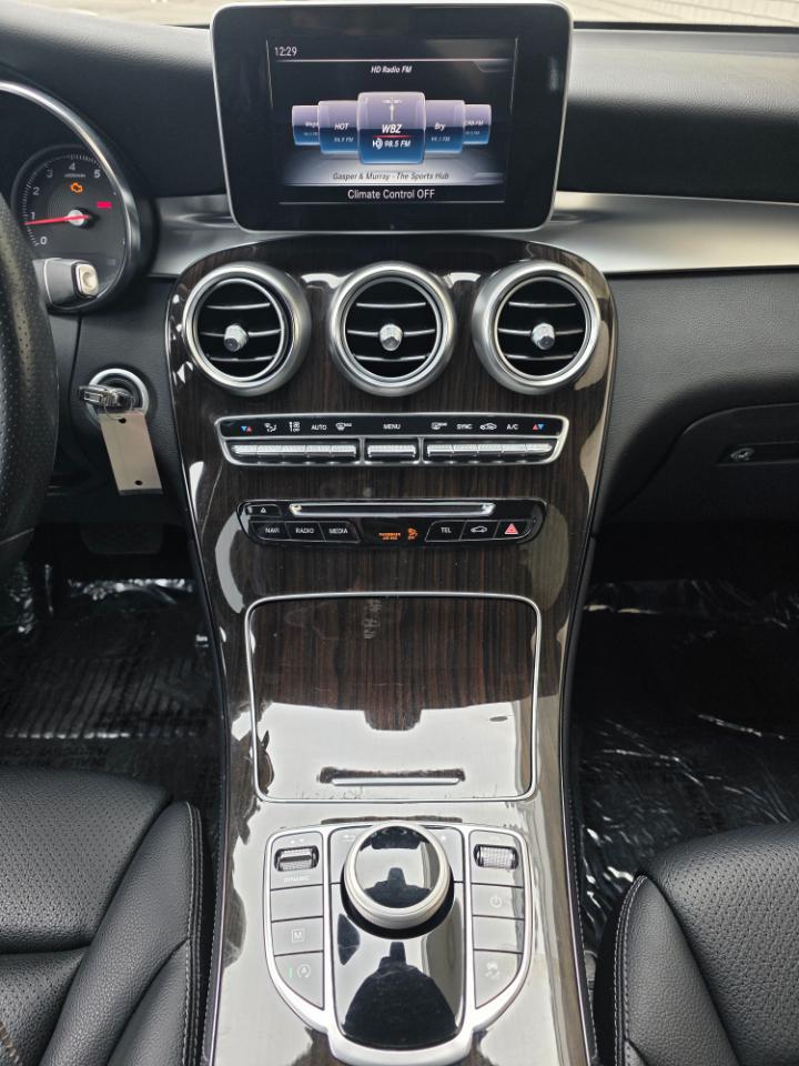 Mercedes-Benz GLC GLC 300 4MATIC SUV 2017