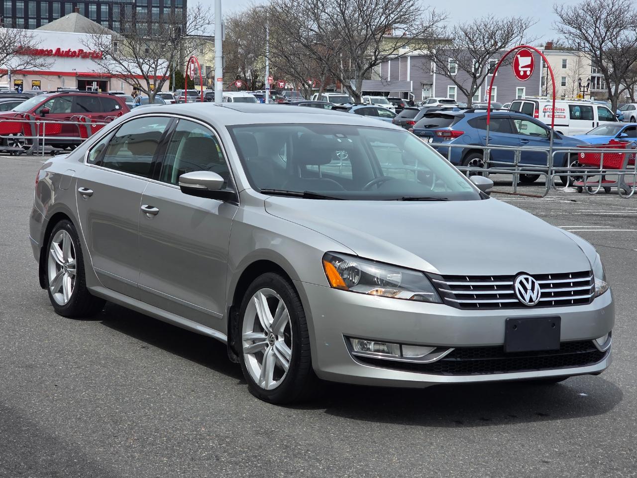 Volkswagen Passat 4dr Sdn 1.8T Auto SEL Premium PZEV 2014