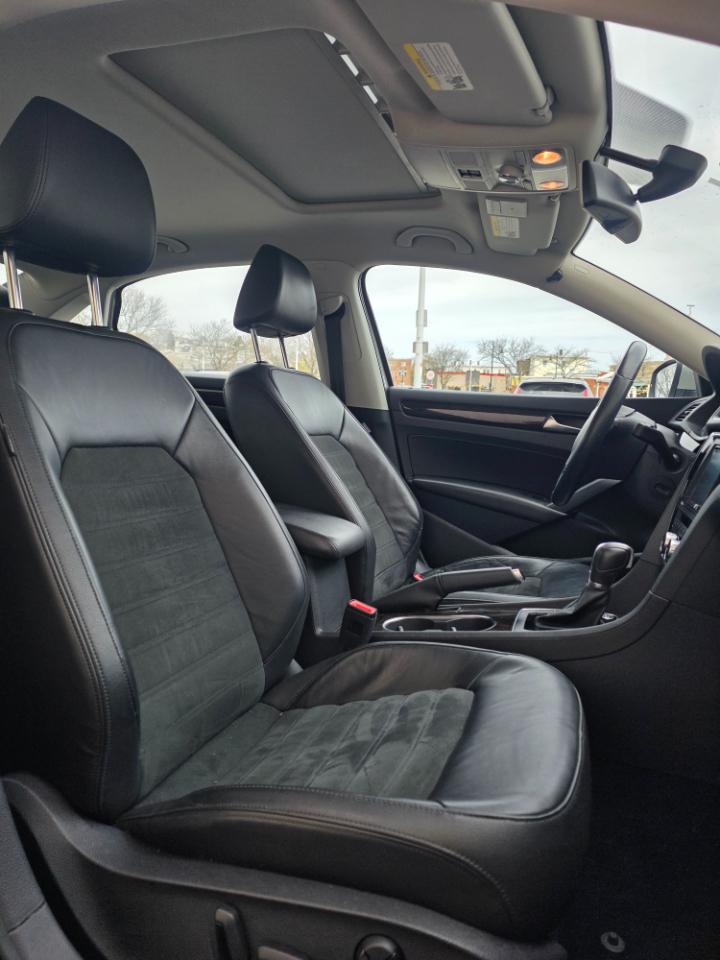 Volkswagen Passat 4dr Sdn 1.8T Auto SEL Premium PZEV 2014