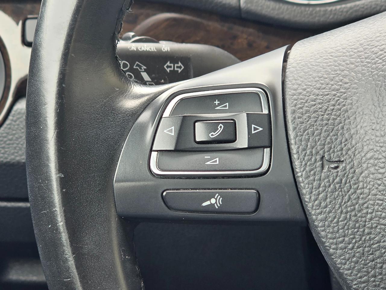 Volkswagen Passat 4dr Sdn 1.8T Auto SEL Premium PZEV 2014