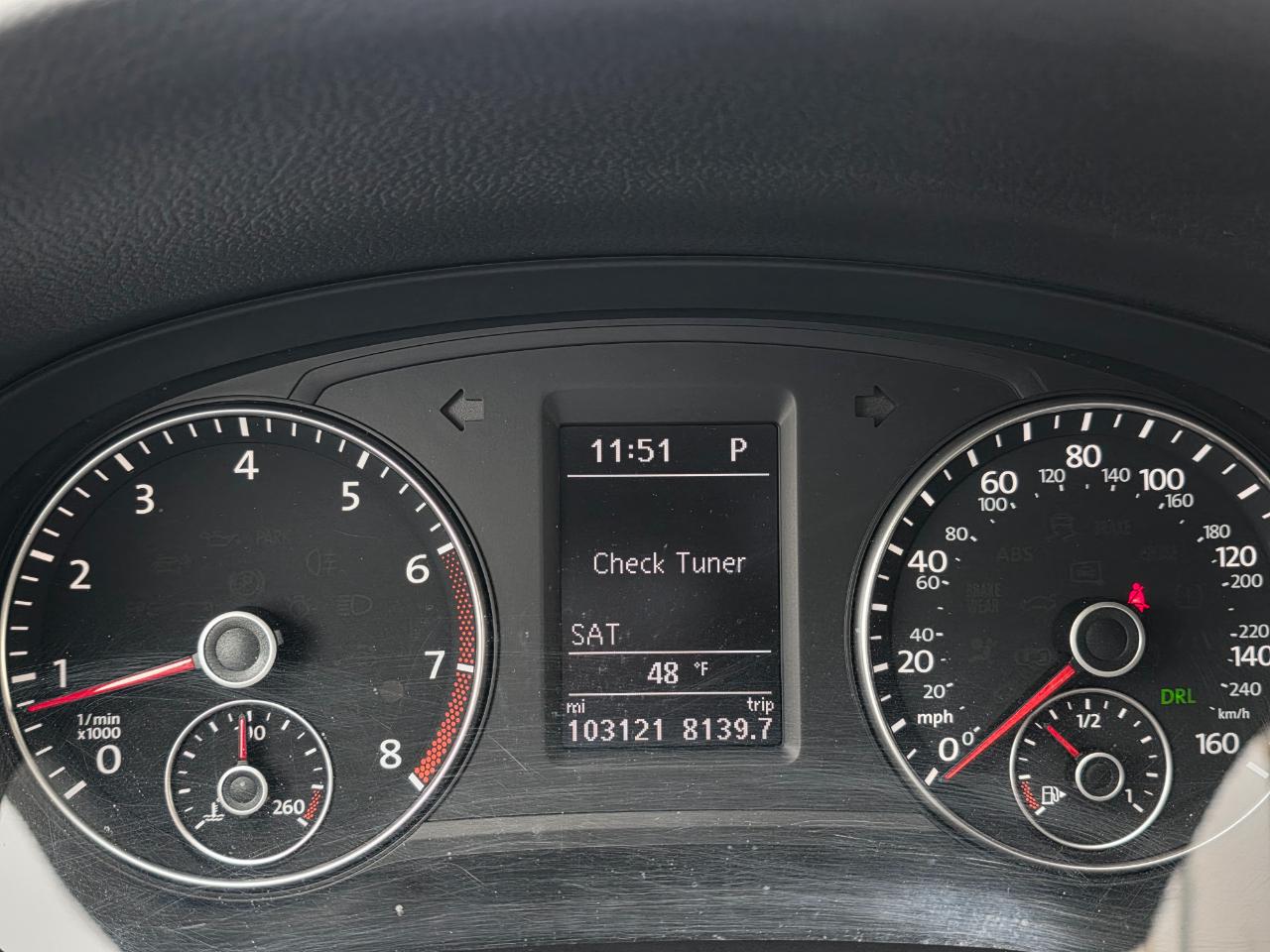 Volkswagen Passat 4dr Sdn 1.8T Auto SEL Premium PZEV 2014