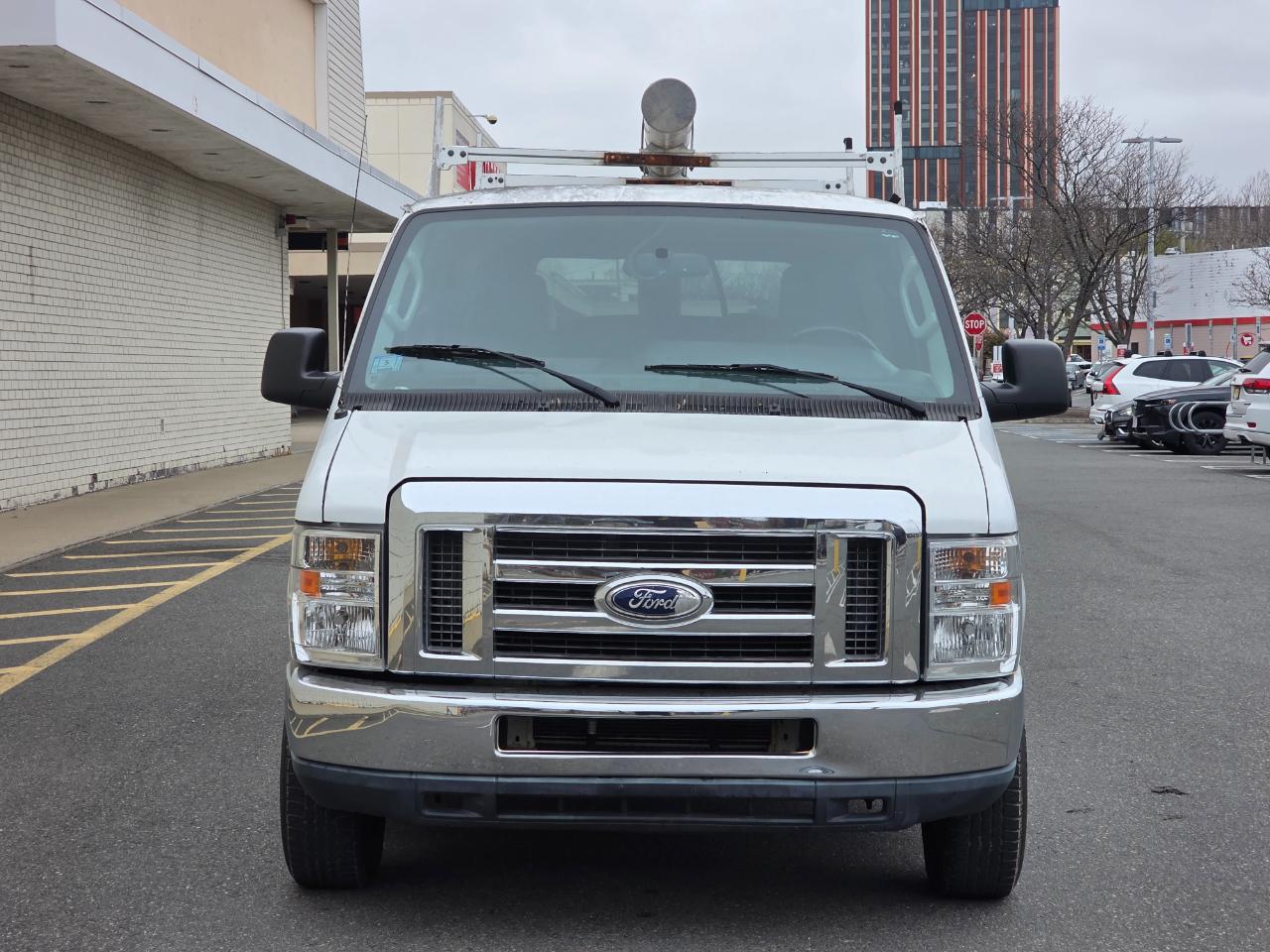 Ford Econoline Wagon E-350 Super Duty XLT 2014