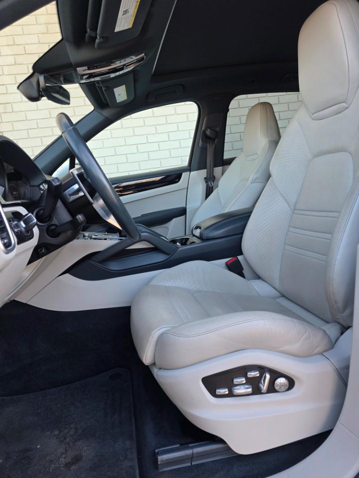 Porsche Cayenne AWD 2019