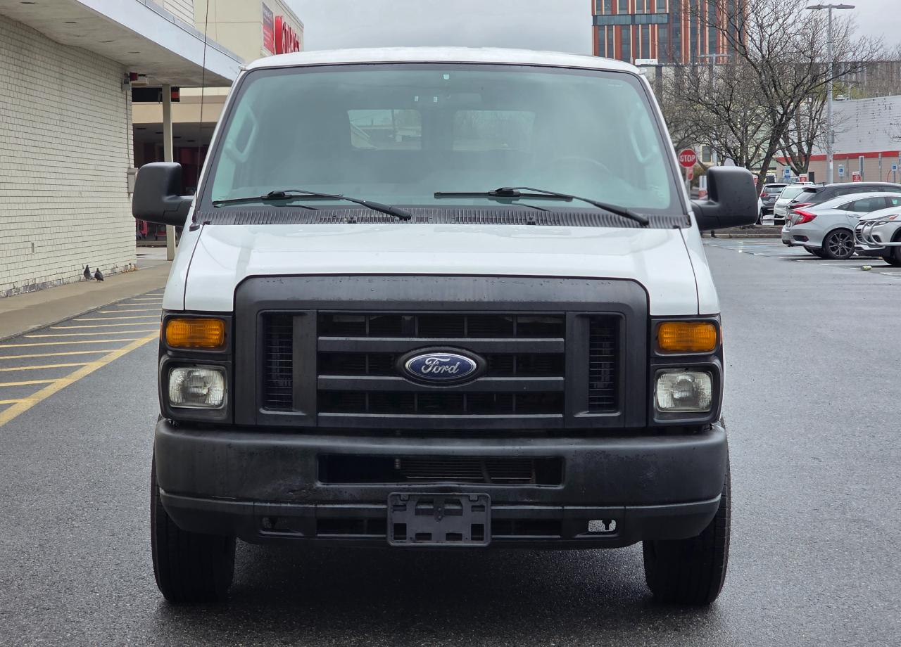 Ford Econoline Wagon E-350 Super Duty Ext XLT 2011