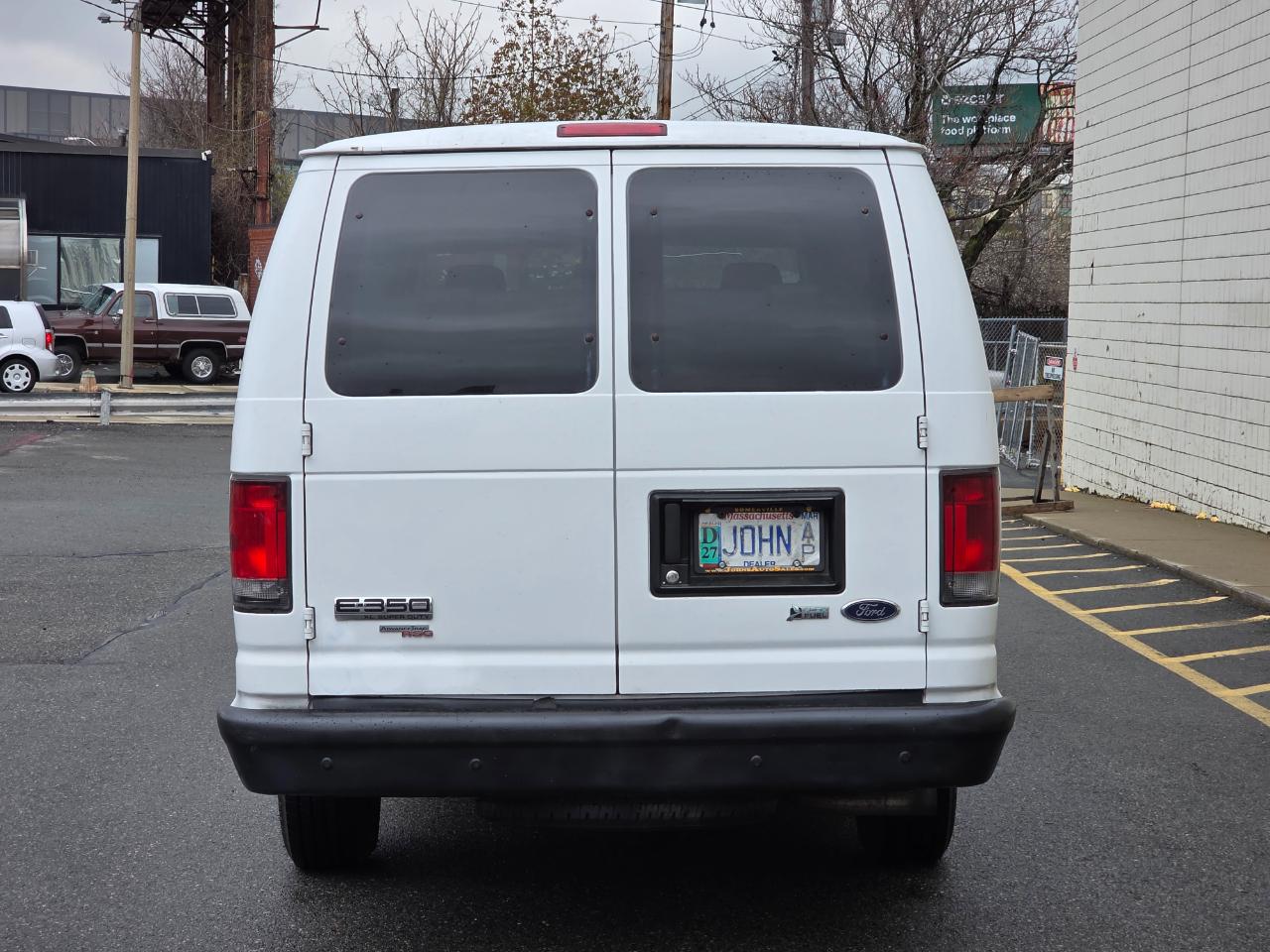 Ford Econoline Wagon E-350 Super Duty Ext XLT 2011