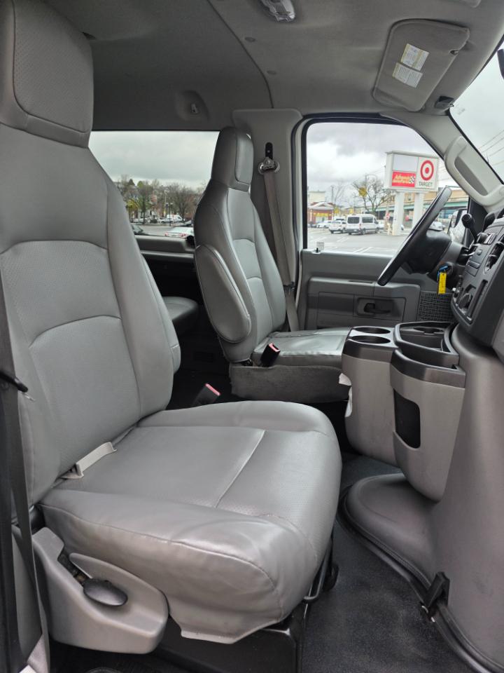 Ford Econoline Wagon E-350 Super Duty Ext XLT 2011