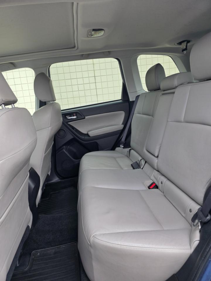 Subaru Forester 4dr CVT 2.5i Limited PZEV 2016