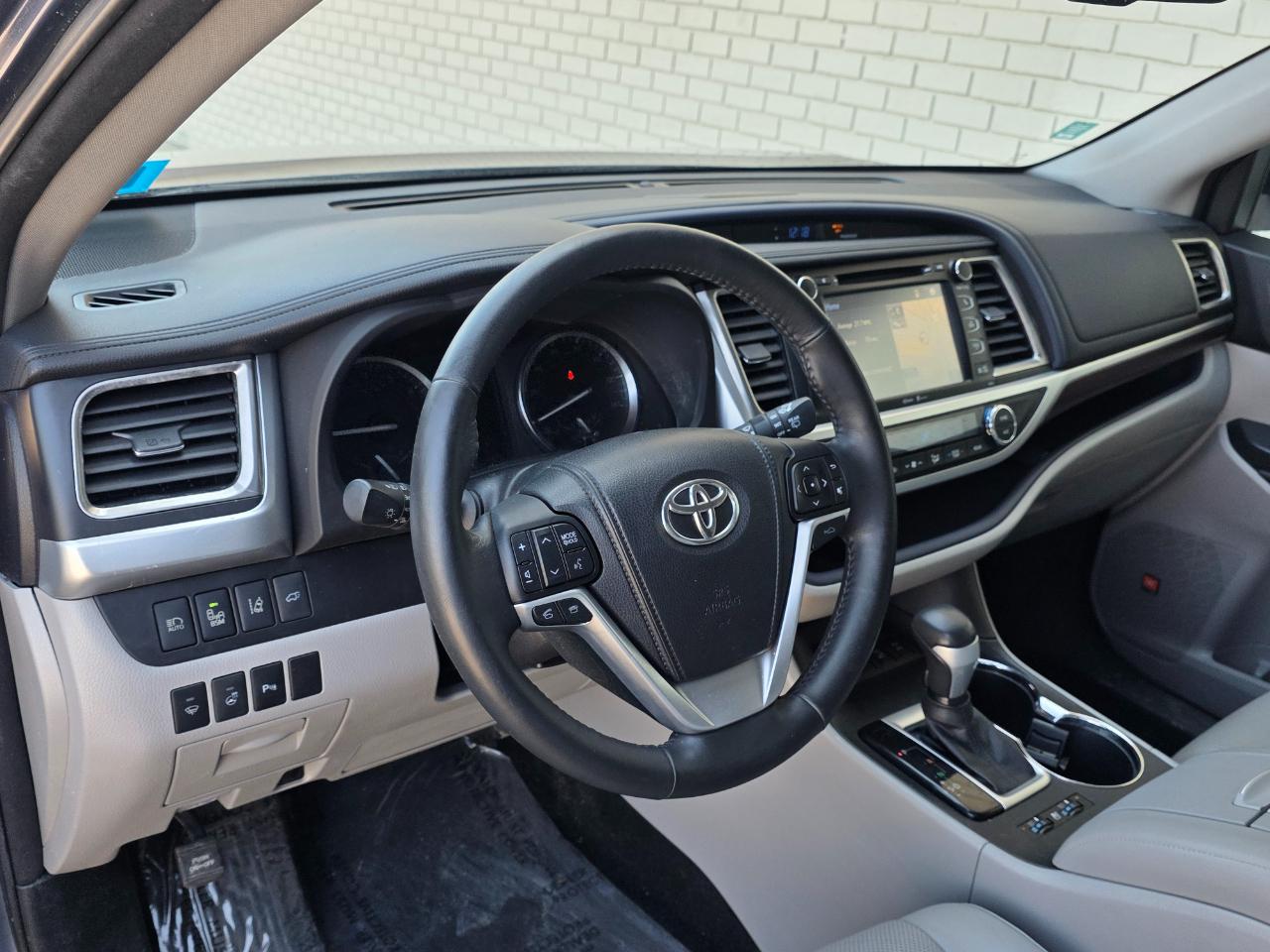 Toyota Highlander AWD 4dr V6 Limited (Natl) 2015