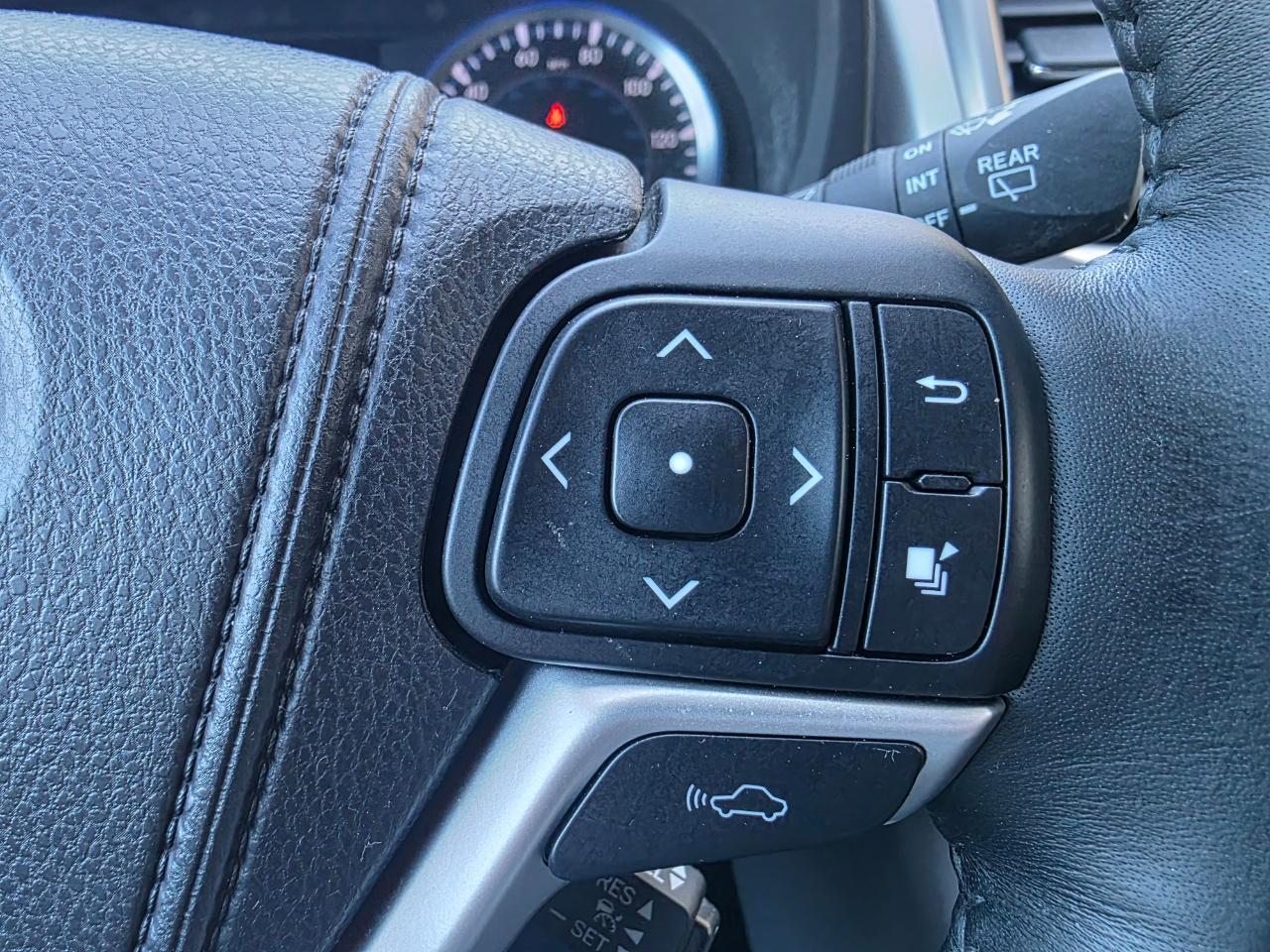 Toyota Highlander AWD 4dr V6 Limited (Natl) 2015