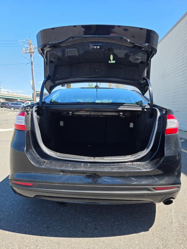 Ford Fusion 4dr Sdn SE FWD 2016