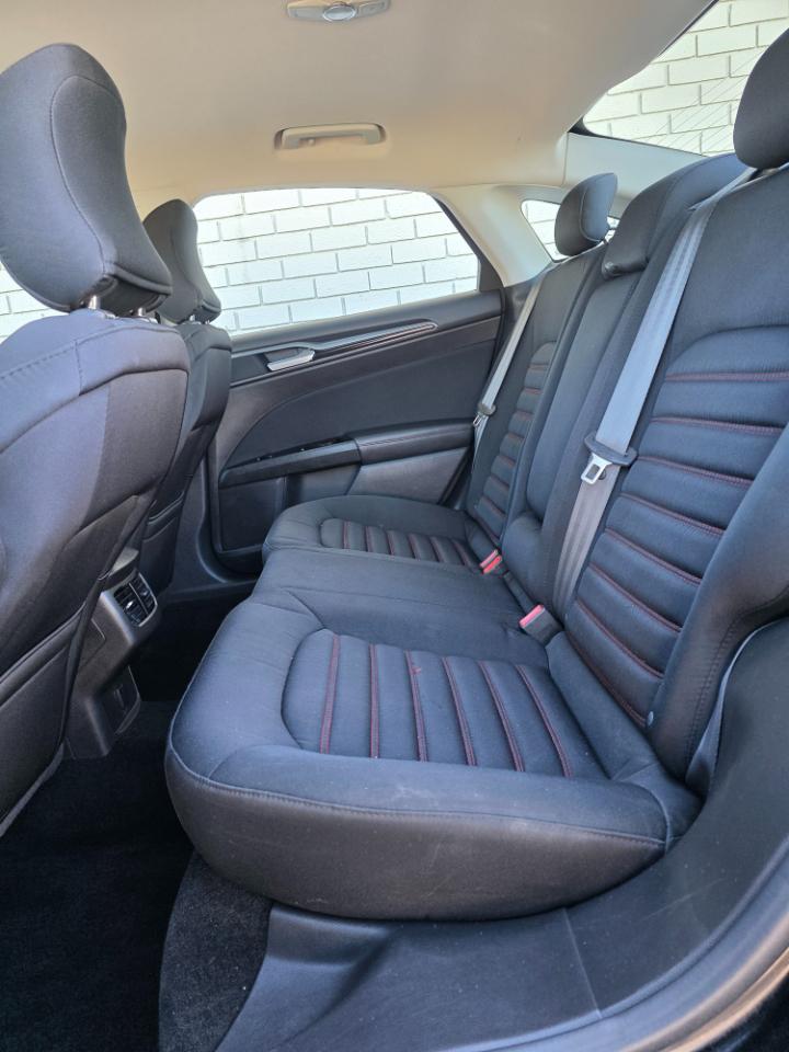 Ford Fusion 4dr Sdn SE FWD 2016