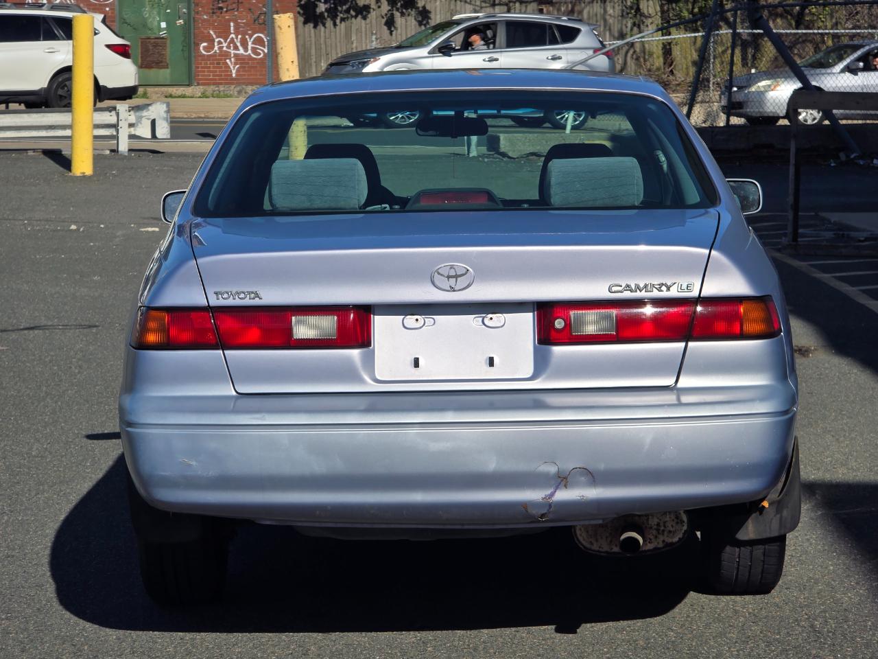 Toyota Camry 4dr Sdn LE Auto 1997