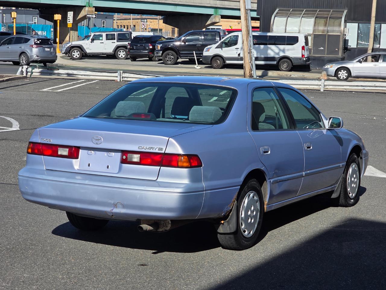 Toyota Camry 4dr Sdn LE Auto 1997